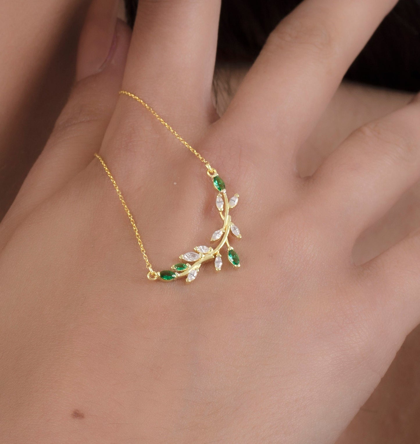 Ivy olive Leaf and Stone Necklace