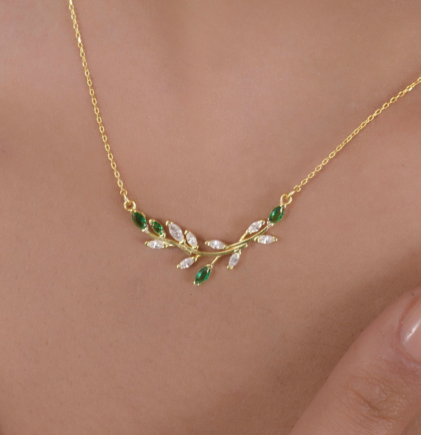 Ivy olive Leaf and Stone Necklace